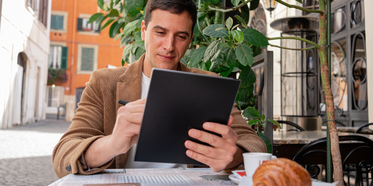 Conheça o novo PocketBook InkPad Eo 2 com ecrã E Ink a cores de 10,3" e nova tecnologia de escrita manual