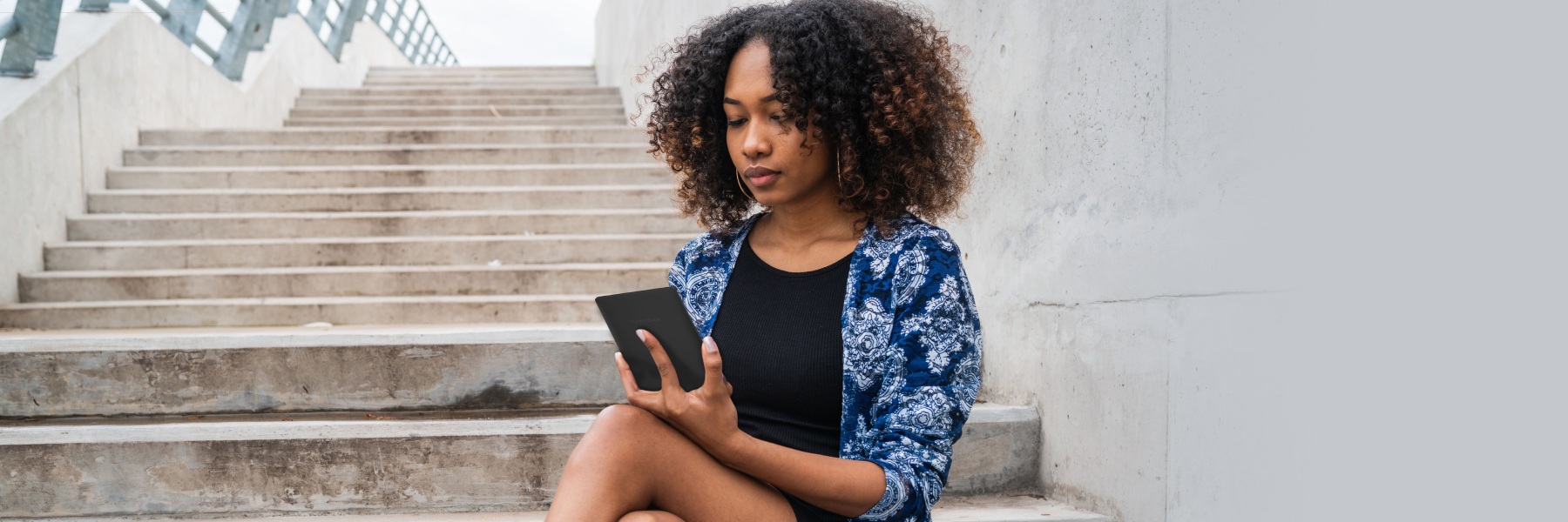 PocketBook Basic Lux 4: companheiro de leitura eletrónica acessível e ultraleve